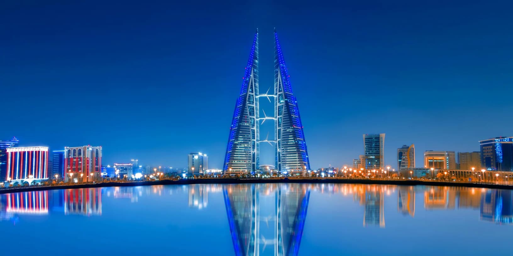 Bahrain visit visa from Qatar and Manama skyline
